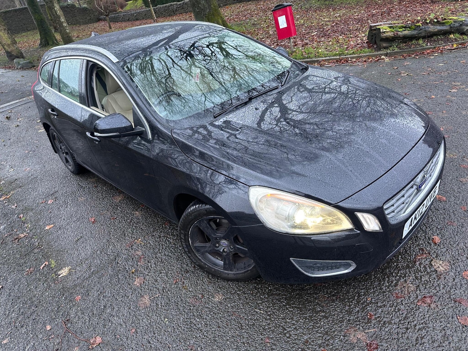 Used Volvo V60 2012 for sale - 76849960: Photo 5