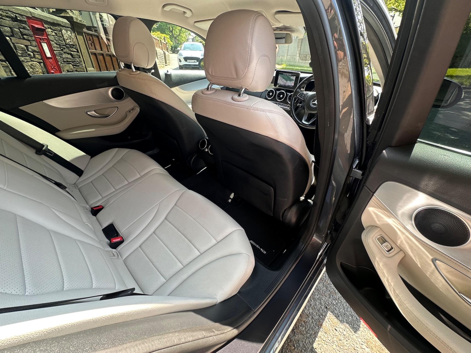 Used Mercedes-Benz C Class 2015 for sale - 76743151: Photo 38