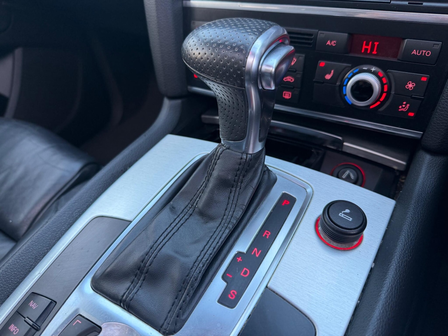 Used Audi Q7 2014 for sale - 77441422: Photo 33