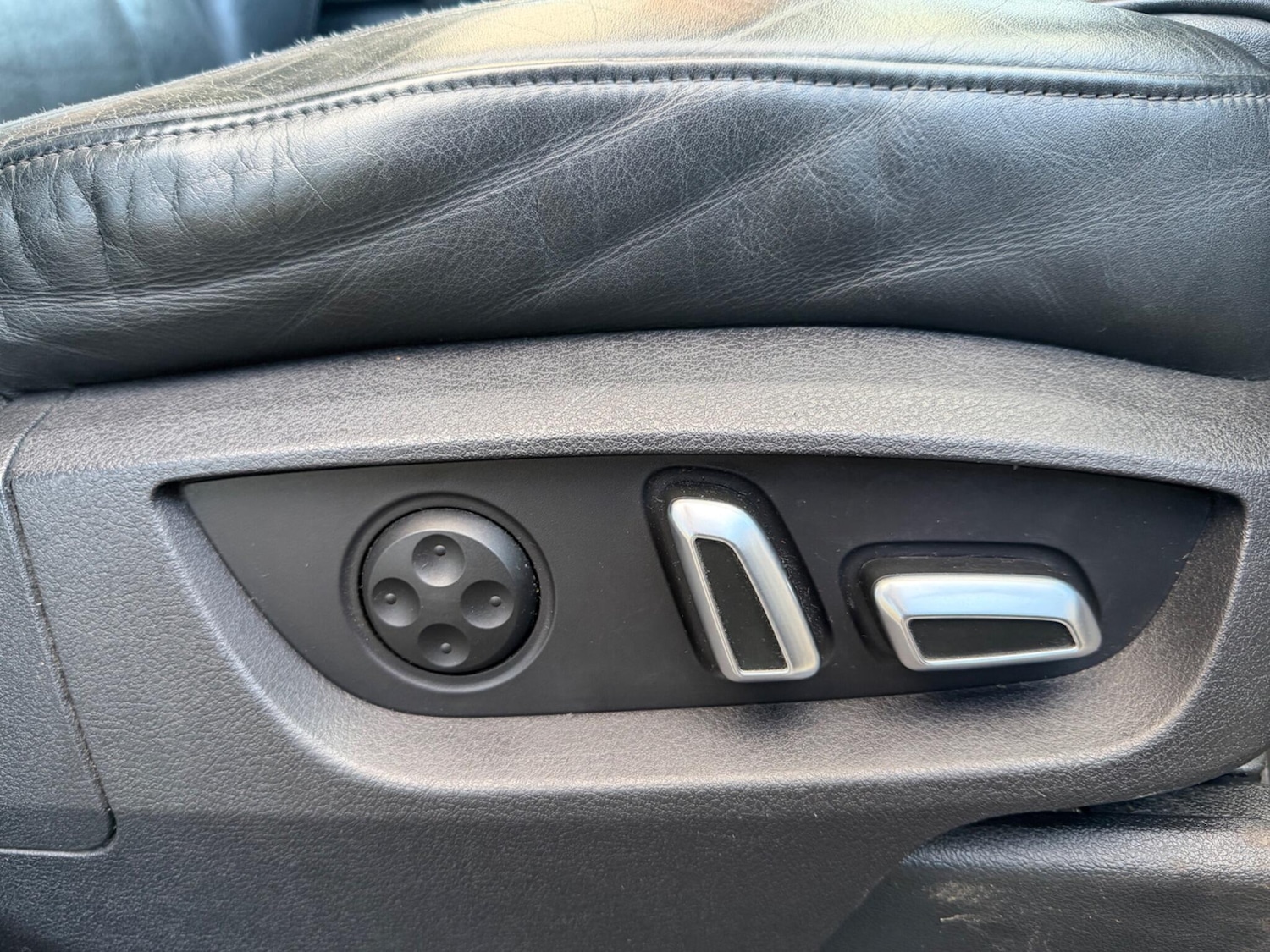 Used Audi Q7 2014 for sale - 77441422: Photo 47