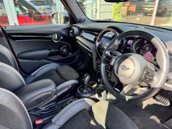 Used MINI Hatch 2021 for sale - 74379443: Photo