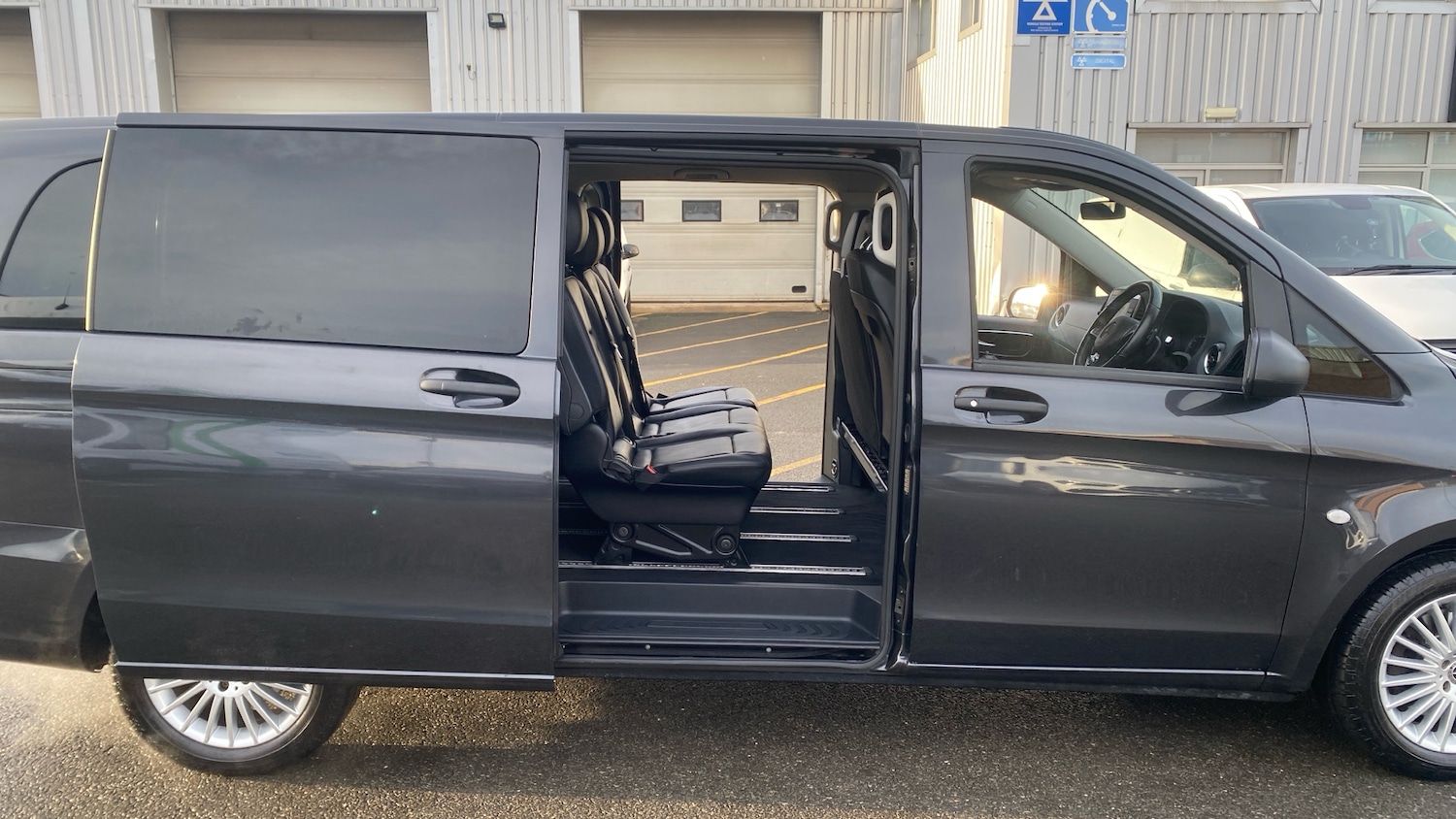 Used Mercedes-Benz Vito 2023 for sale - 77137478: Photo 33