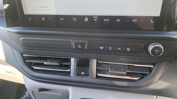 Used Ford Transit Custom 2024 for sale - 76268180: Photo 24