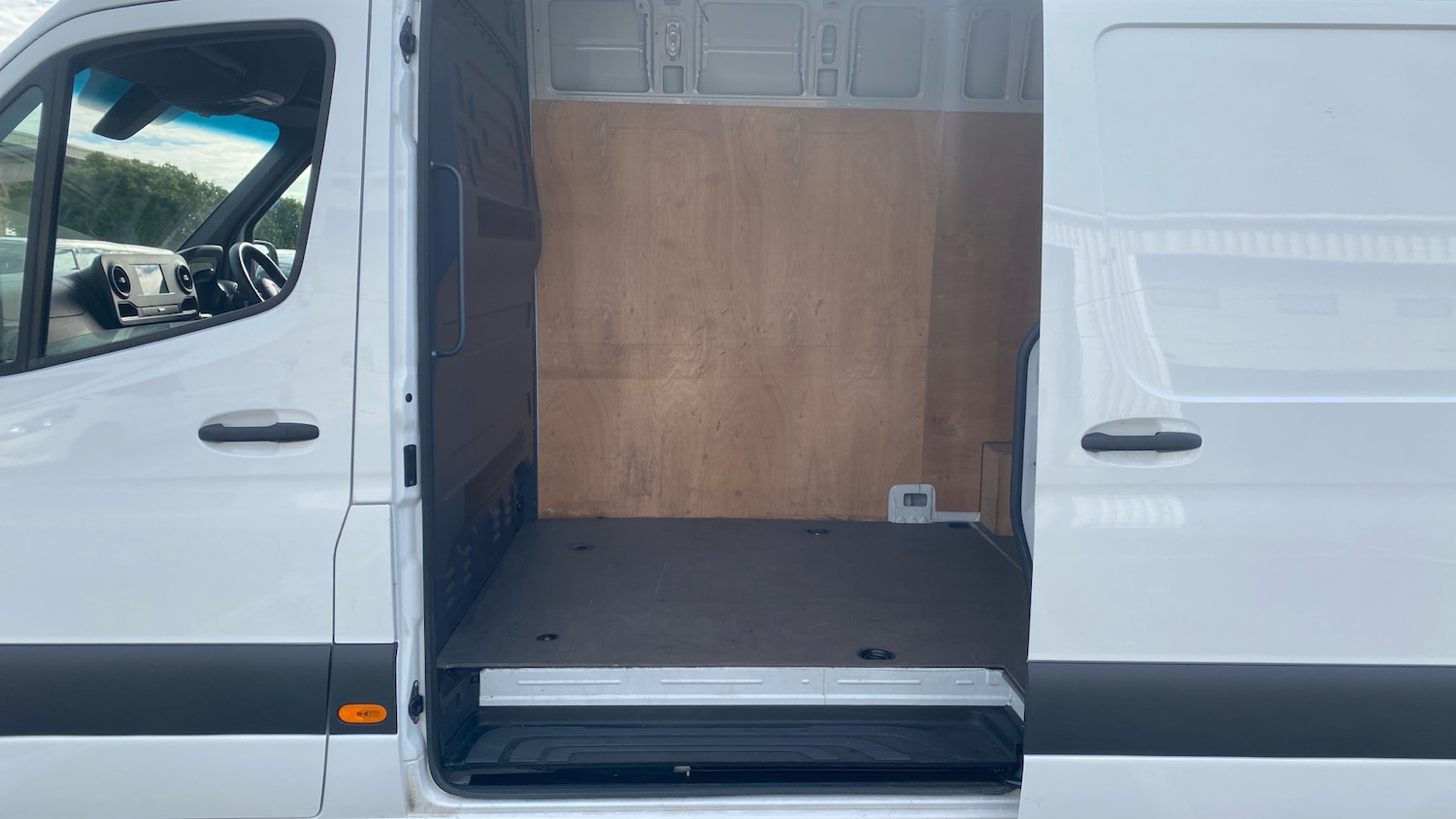 Used Mercedes-Benz Sprinter 2023 for sale - 76035839: Photo 5