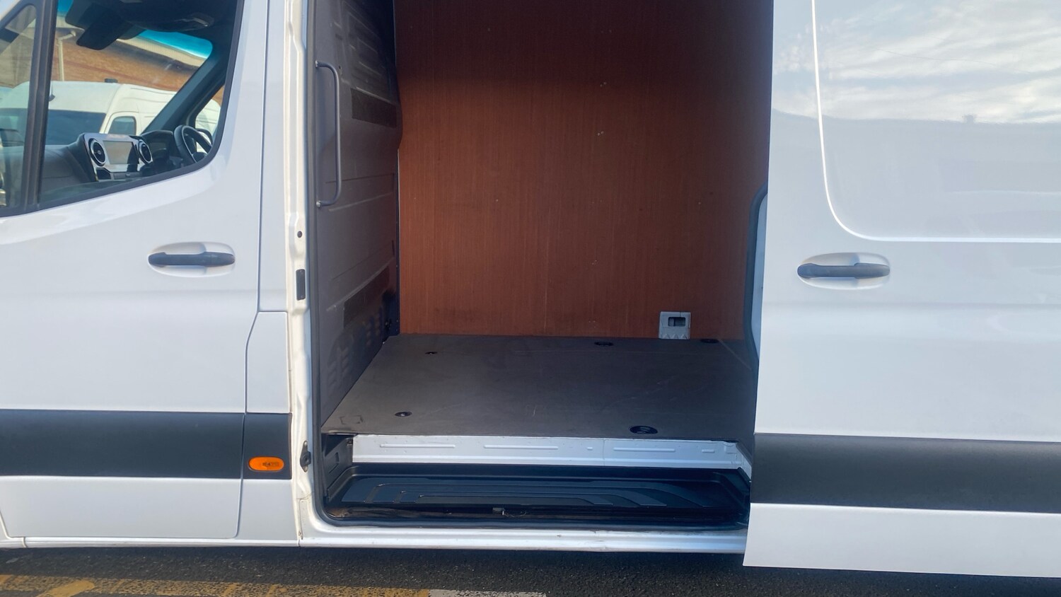 Used Mercedes-Benz Sprinter 2024 for sale - 76477100: Photo 5