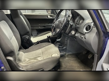 Used Mitsubishi Colt 2010 for sale - 77167593: Photo