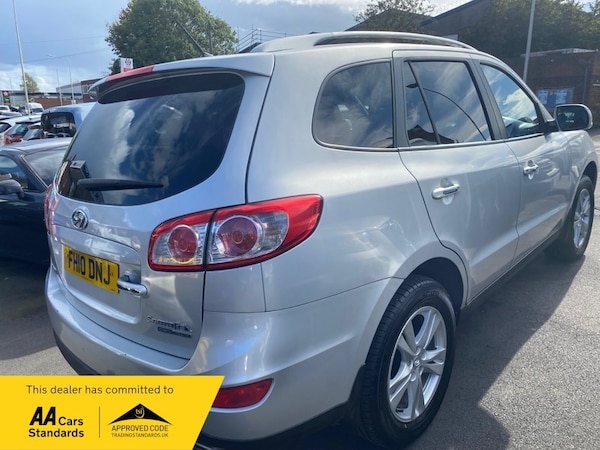 Used Hyundai Santa Fe 2010 for sale - 75413925: Photo 2