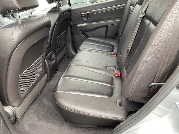 Used Hyundai Santa Fe 2010 for sale - 75413925: Photo 9