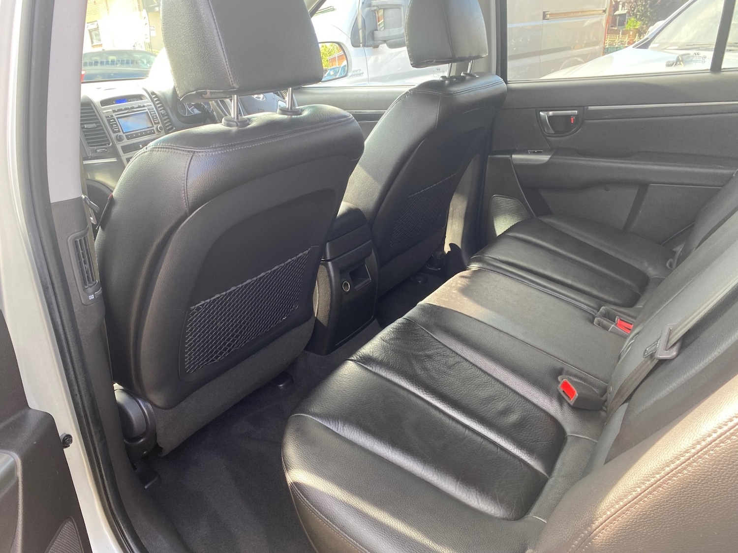 Used Hyundai Santa Fe 2010 for sale - 77271092: Photo 10