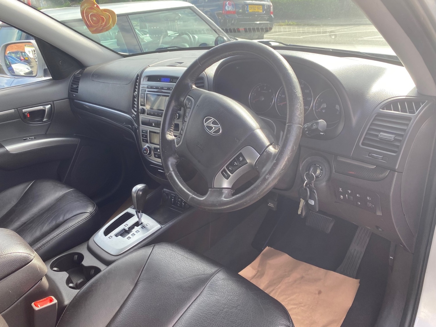 Used Hyundai Santa Fe 2010 for sale - 77271092: Photo 5