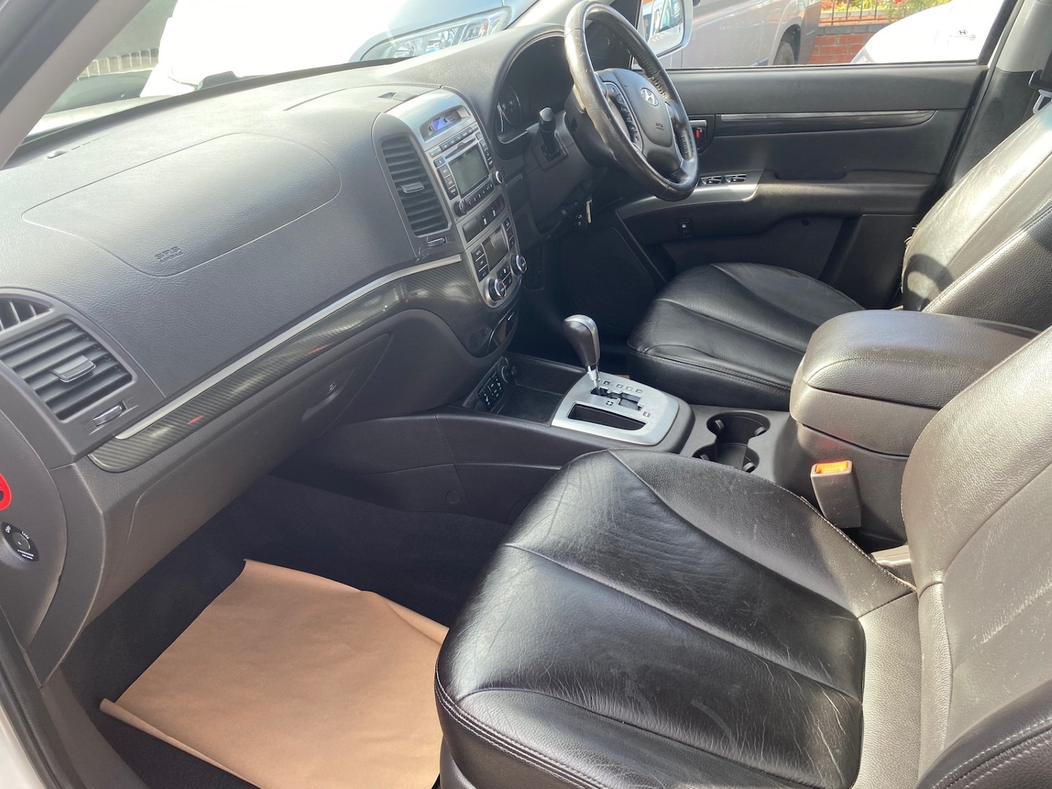 Used Hyundai Santa Fe 2010 for sale - 77271092: Photo 8