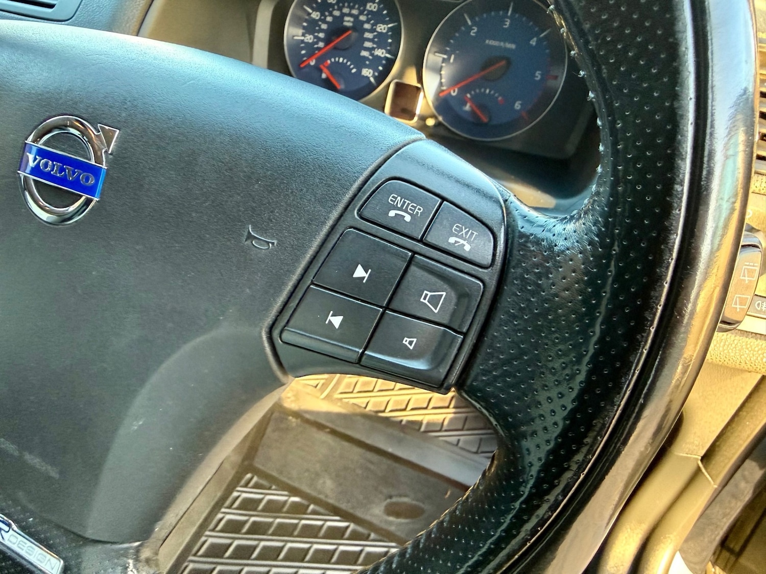 Used Volvo V50 2010 for sale - 77483789: Photo 18