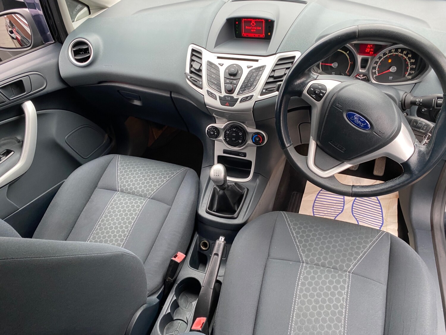 Used Ford Fiesta 2010 for sale - 76314065: Photo 6
