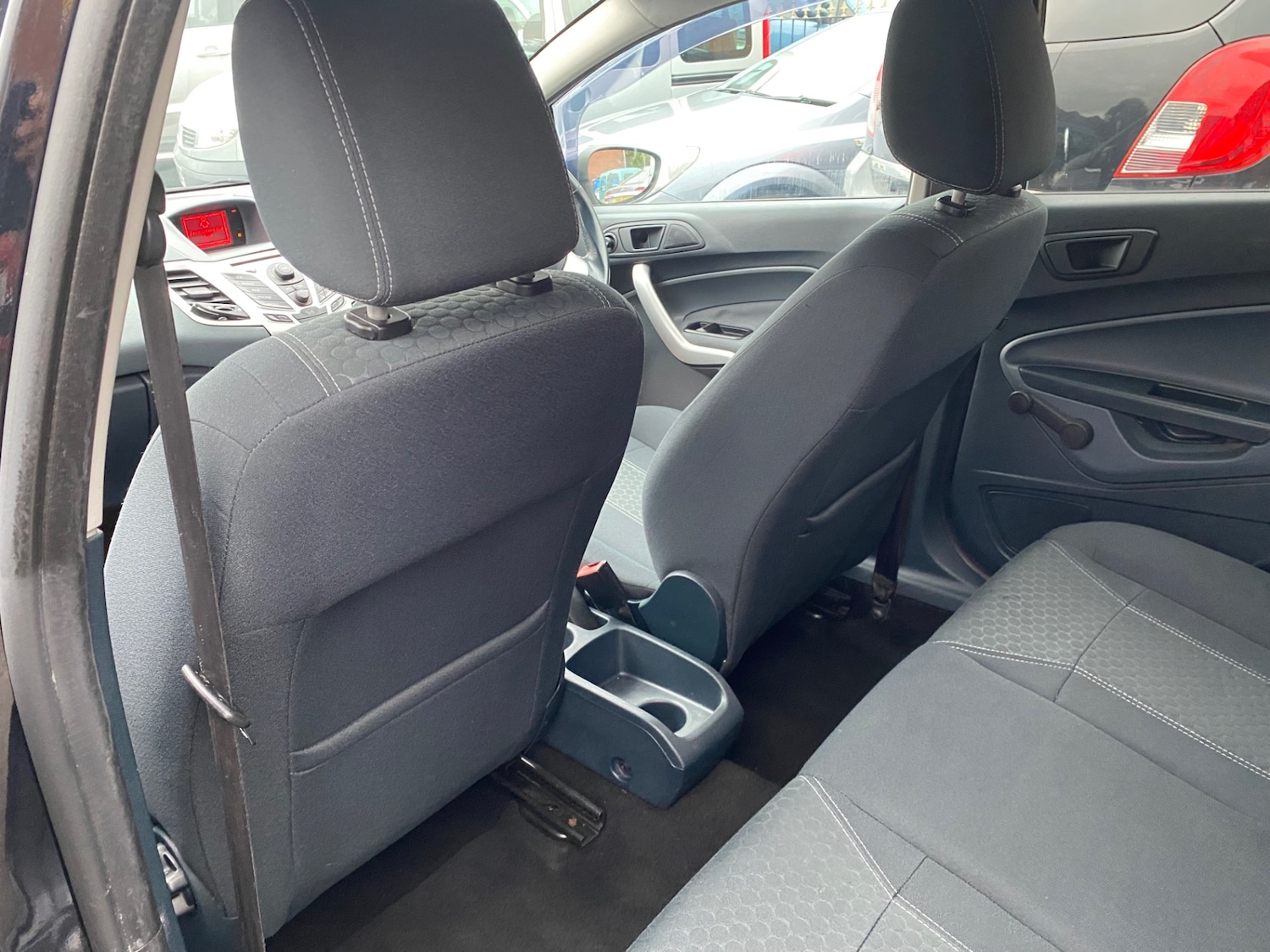 Used Ford Fiesta 2010 for sale - 76314065: Photo 9