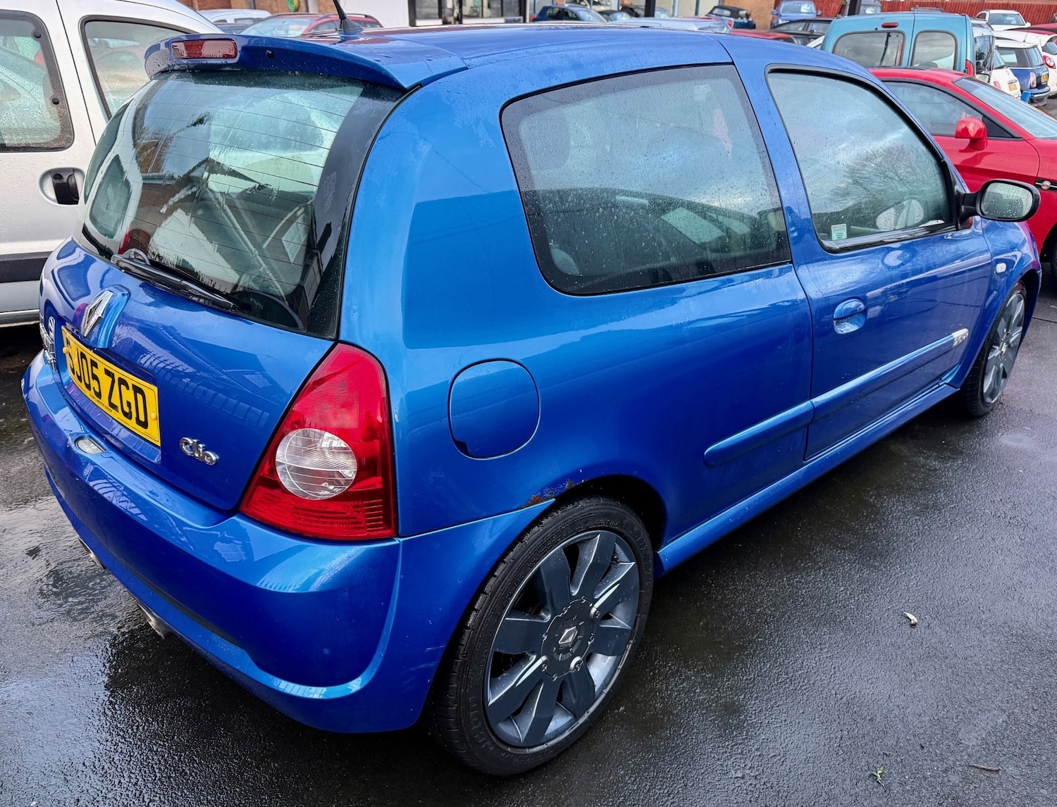 Used Renault Clio 2005 for sale - 76172245: Photo 2