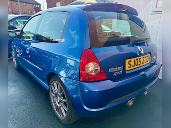 Used Renault Clio 2005 for sale - 76172245: Photo 2
