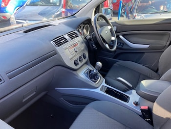 Used Ford Kuga 2010 for sale - 79000107: Photo