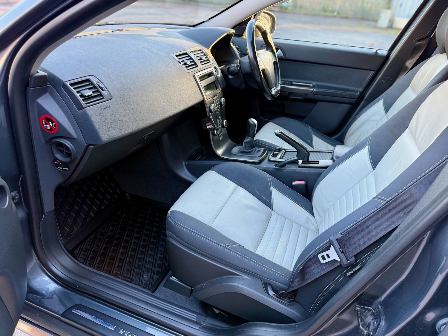 Used Volvo V50 2010 for sale - 76699111: Photo 10