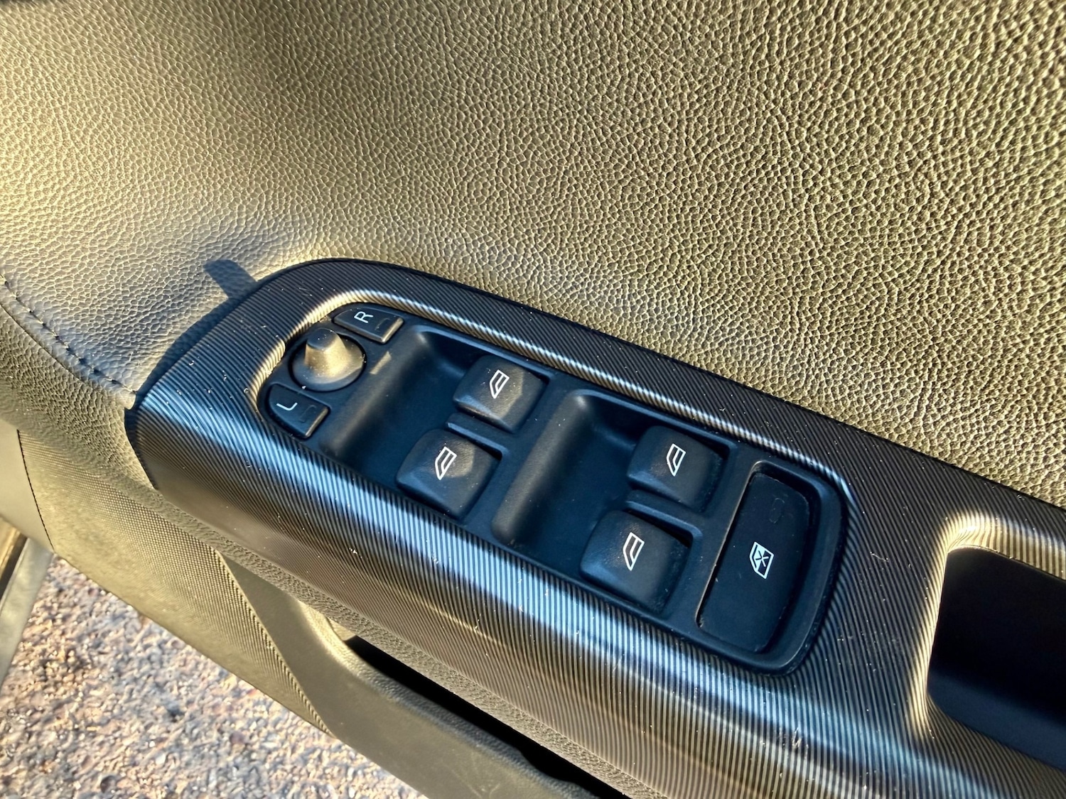 Used Volvo V50 2010 for sale - 76699111: Photo 19