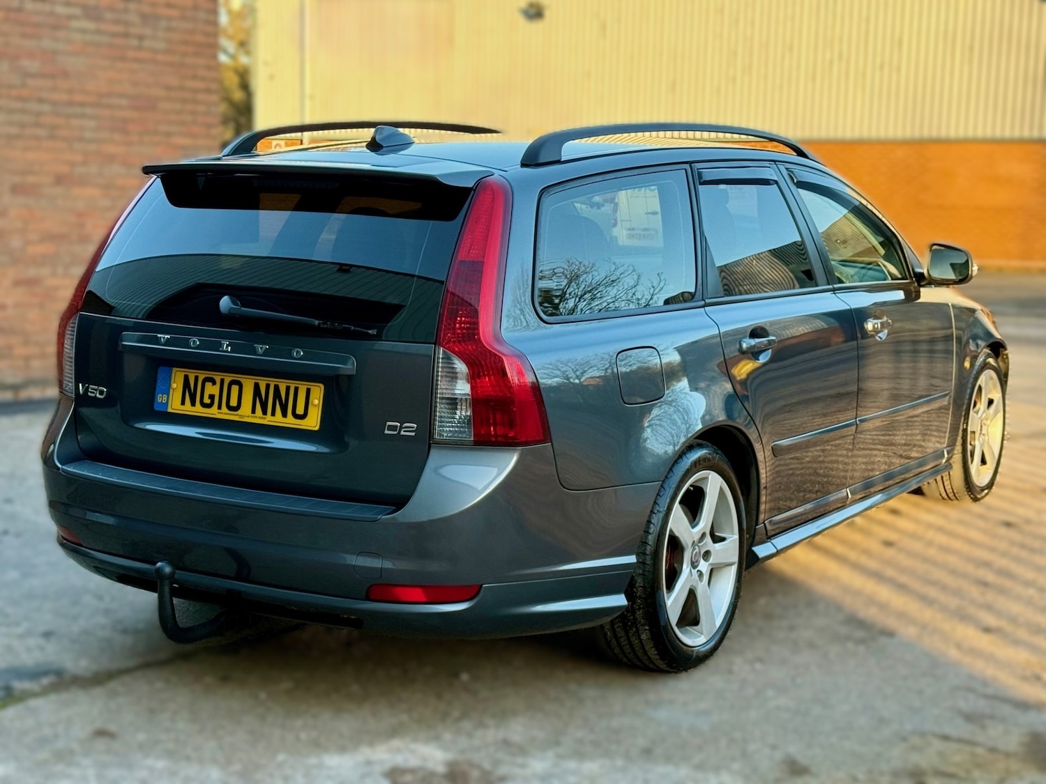 Used Volvo V50 2010 for sale - 76699111: Photo 5