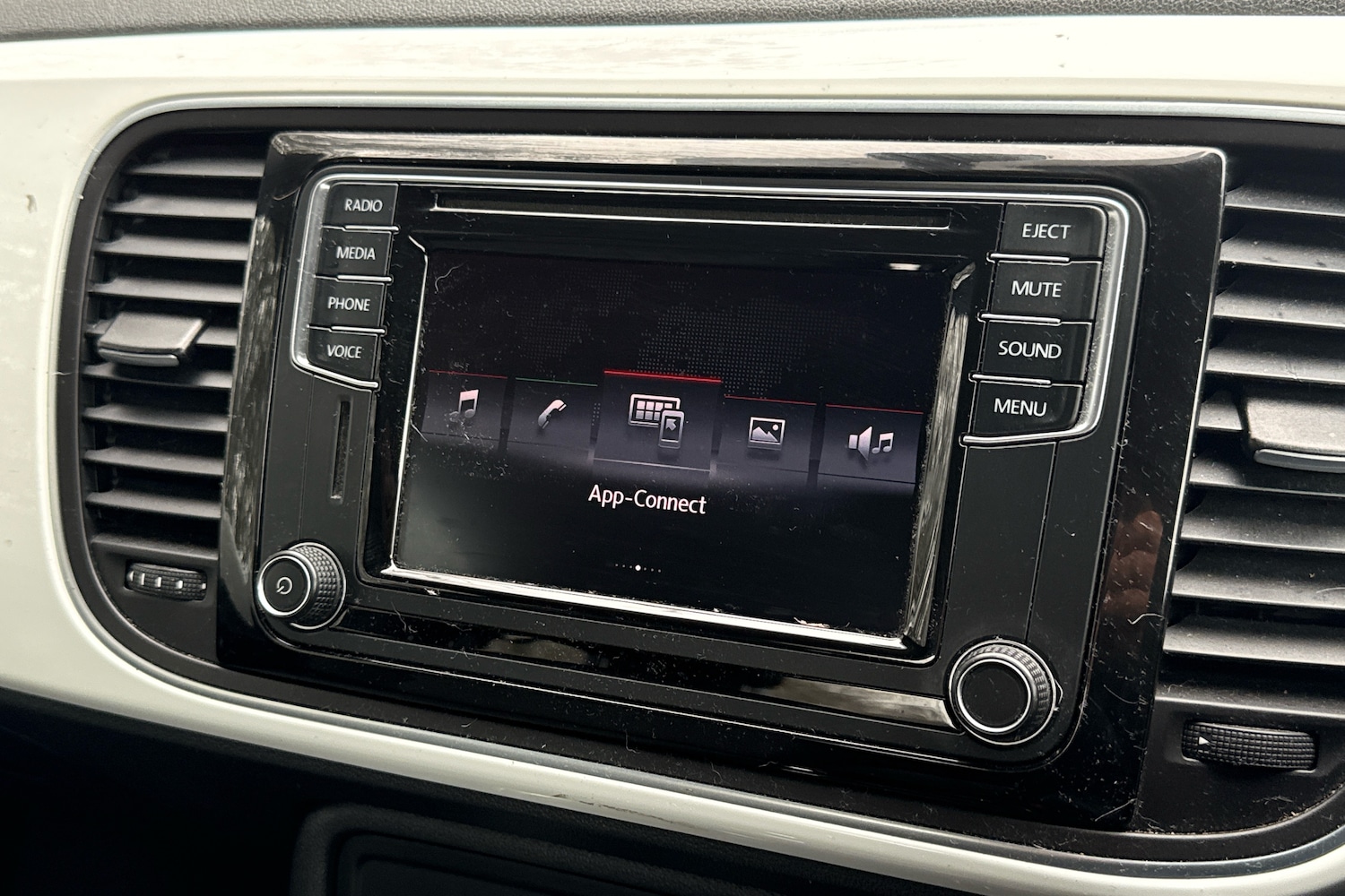 Used Volkswagen Beetle 2016 for sale - 77785900: Photo 18