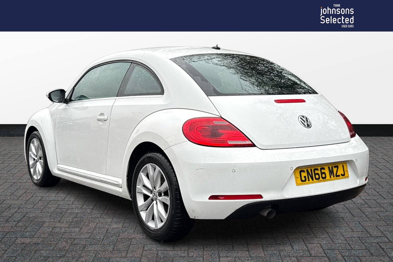 Used Volkswagen Beetle 2016 for sale - 77785900: Photo 2
