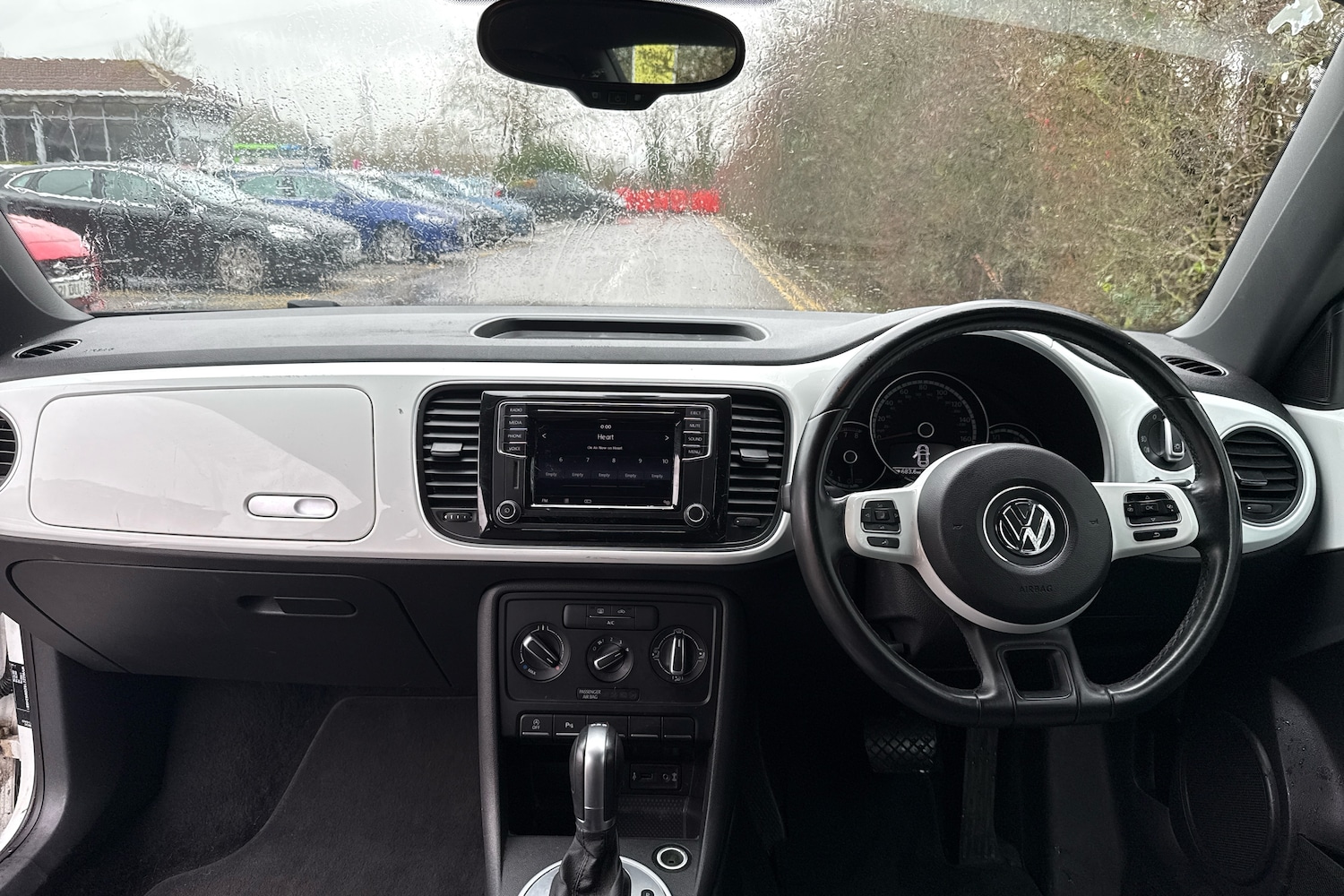 Used Volkswagen Beetle 2016 for sale - 77785900: Photo 3