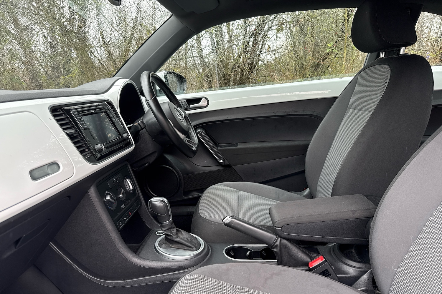 Used Volkswagen Beetle 2016 for sale - 77785900: Photo 6