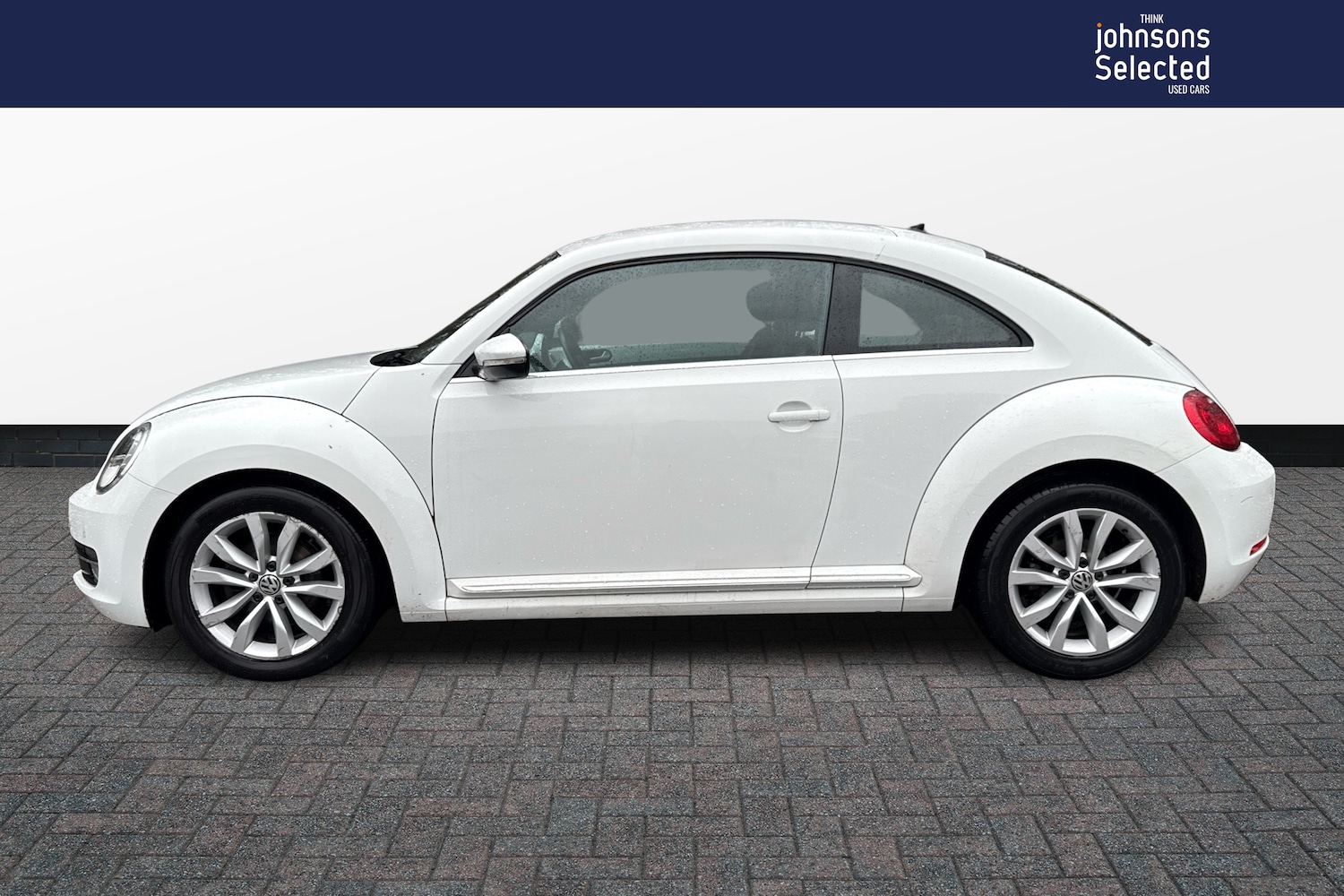 Used Volkswagen Beetle 2016 for sale - 77785900: Photo 9
