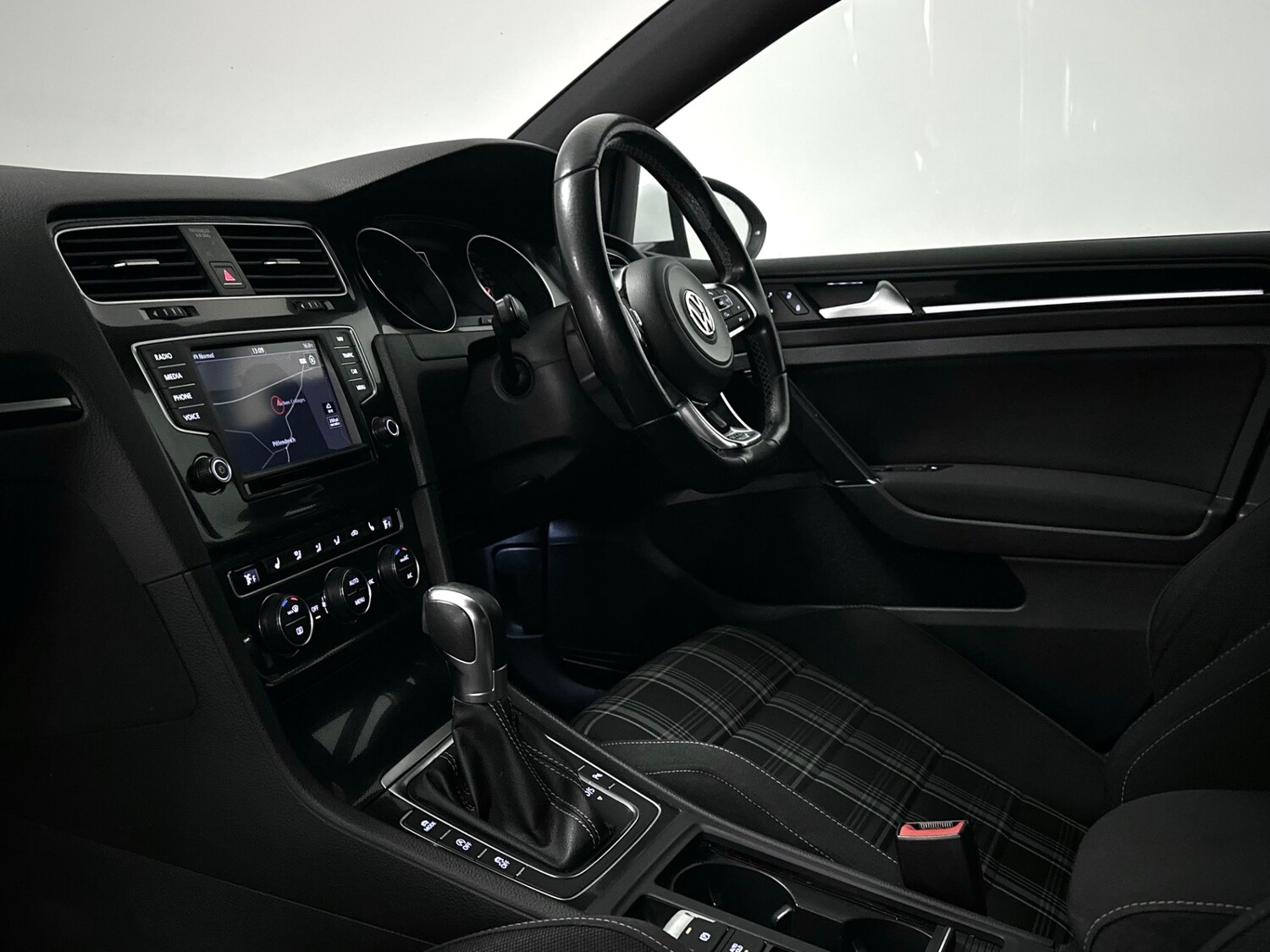 Used Volkswagen Golf 2016 for sale - 78149736: Photo 20