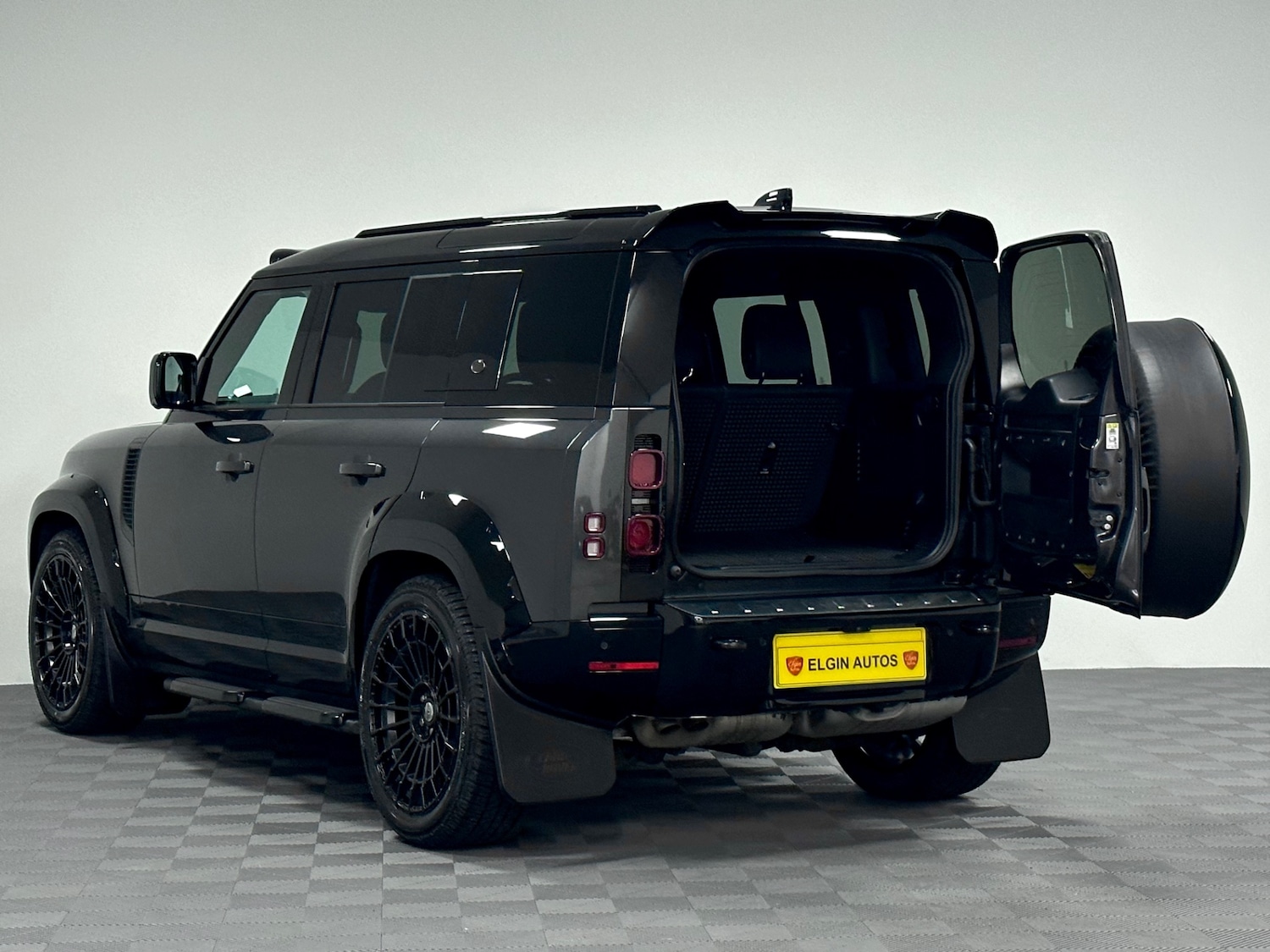 Used Land Rover Defender 110 2024 for sale - 76577770: Photo 14