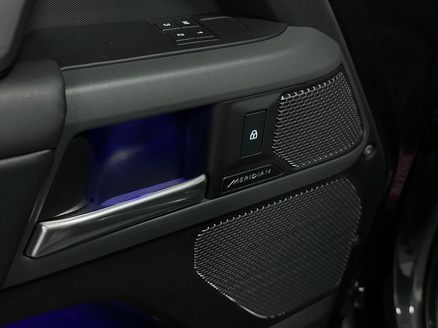 Used Land Rover Defender 110 2024 for sale - 76577770: Photo 25