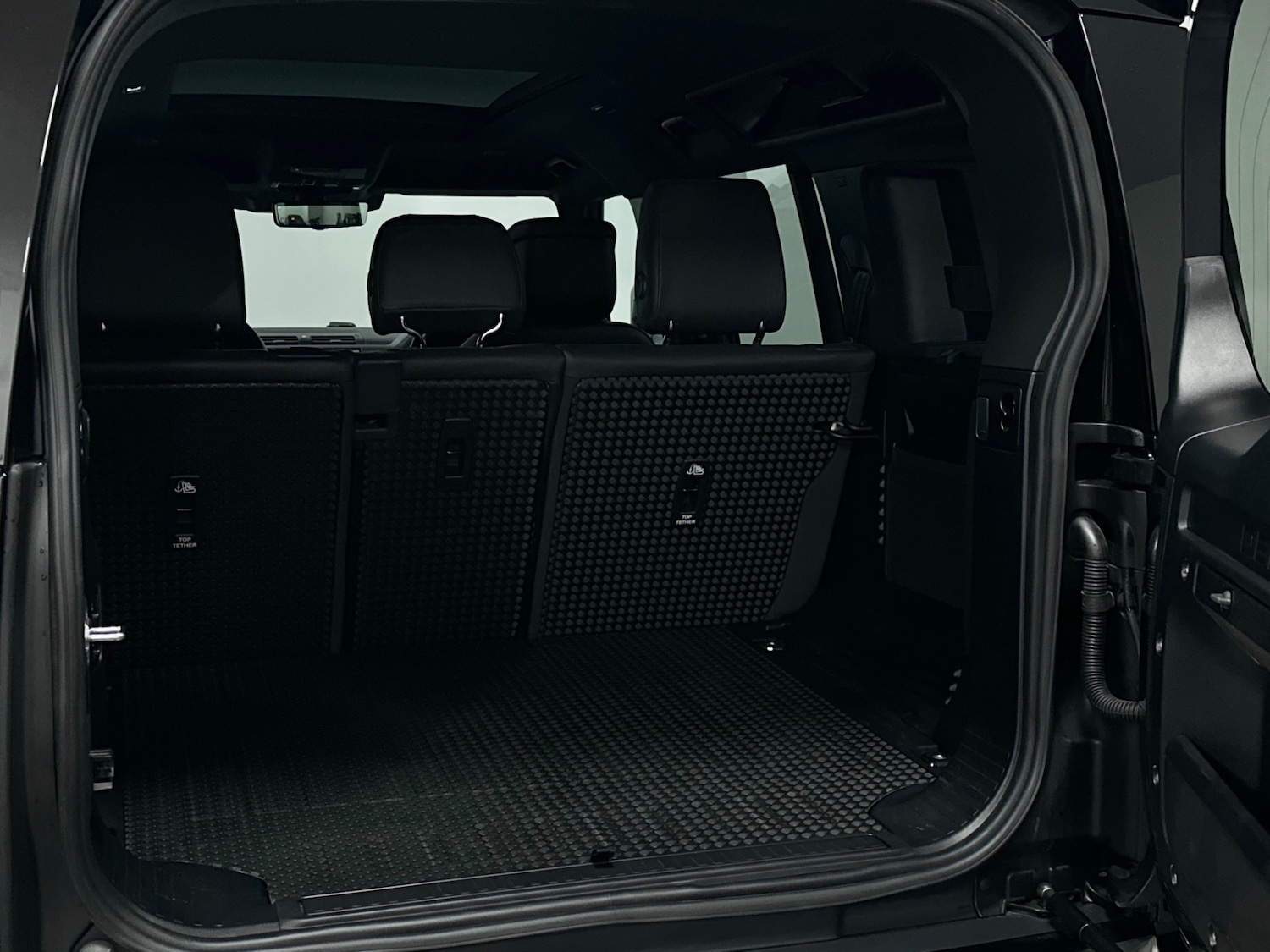 Used Land Rover Defender 110 2024 for sale - 76577770: Photo 26