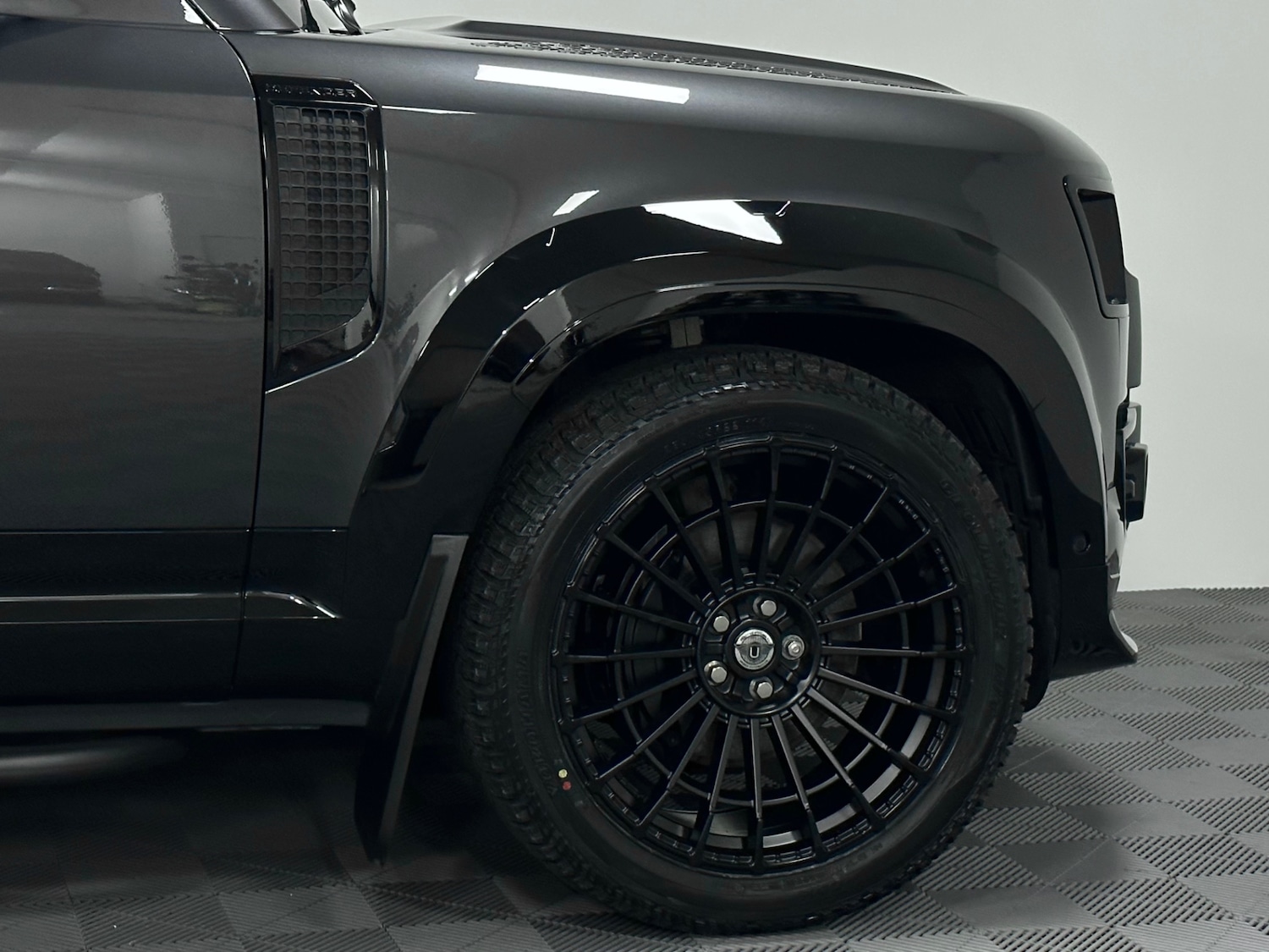 Used Land Rover Defender 110 2024 for sale - 76577770: Photo 35