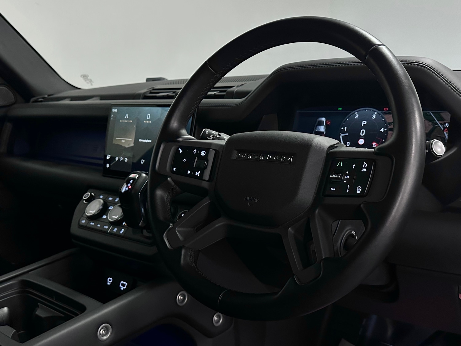 Used Land Rover Defender 110 2024 for sale - 76577770: Photo 4