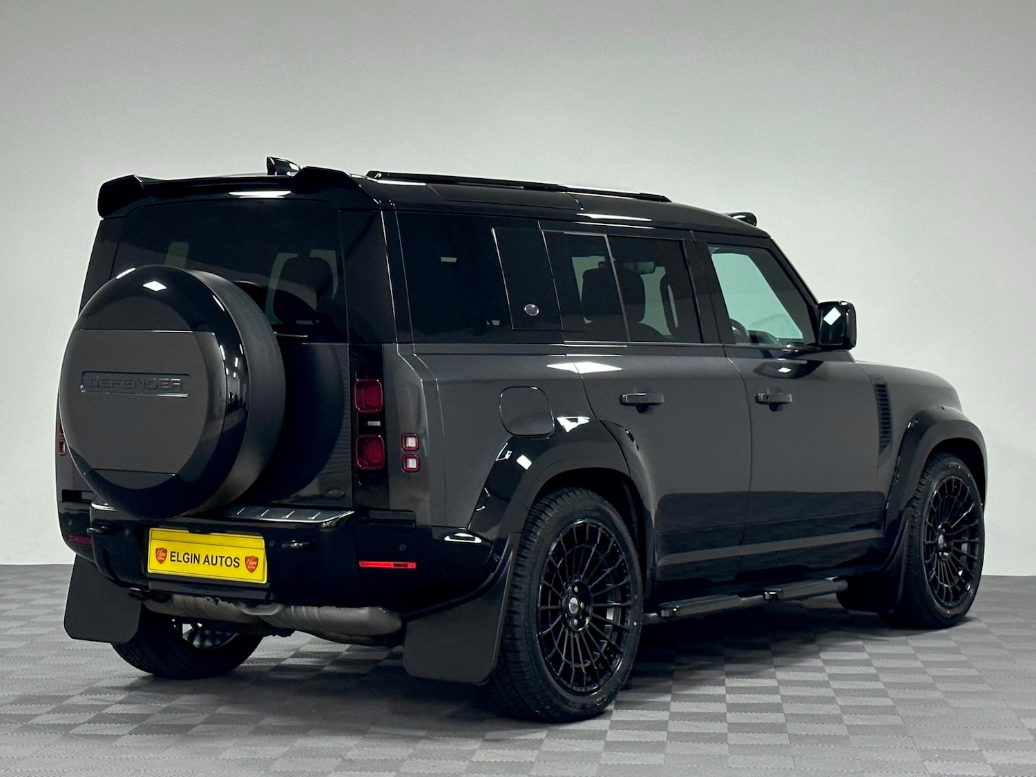 Used Land Rover Defender 110 2024 for sale - 76577770: Photo 8