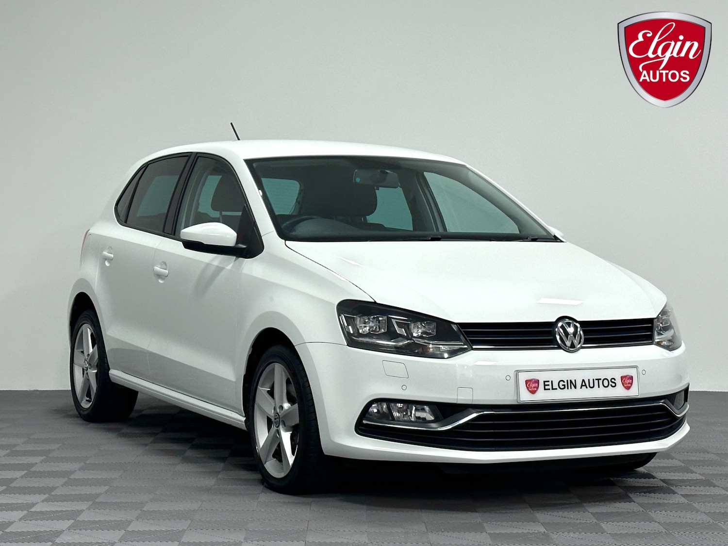 Used Volkswagen Polo 2015 for sale - 76413040: Photo 1