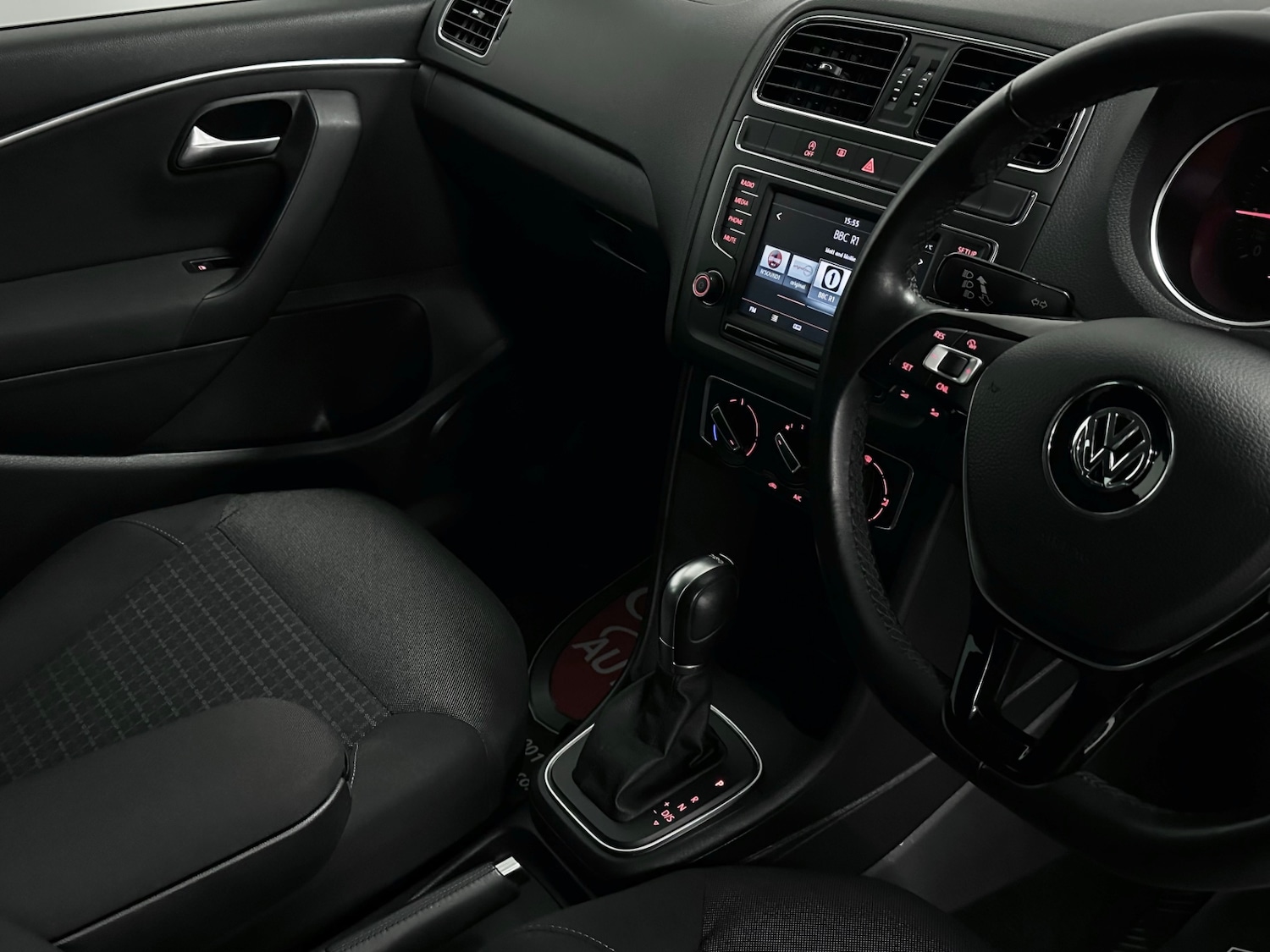 Used Volkswagen Polo 2015 for sale - 76413040: Photo 16