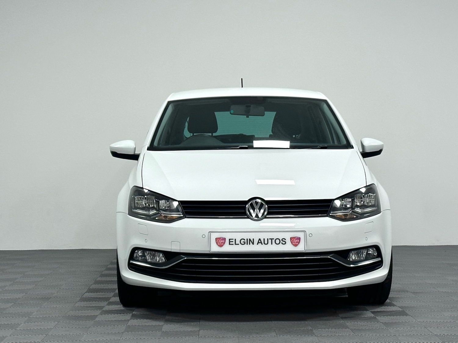 Used Volkswagen Polo 2015 for sale - 76413040: Photo 2