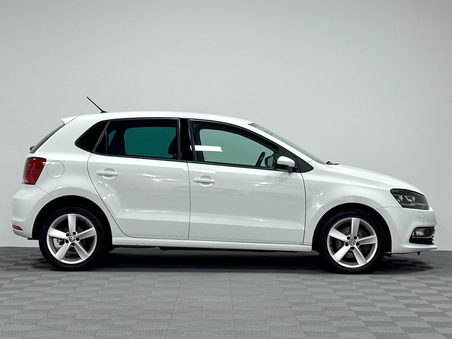 Used Volkswagen Polo 2015 for sale - 76413040: Photo 28