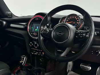 Used MINI Hatch 2019 for sale - 77001806: Photo