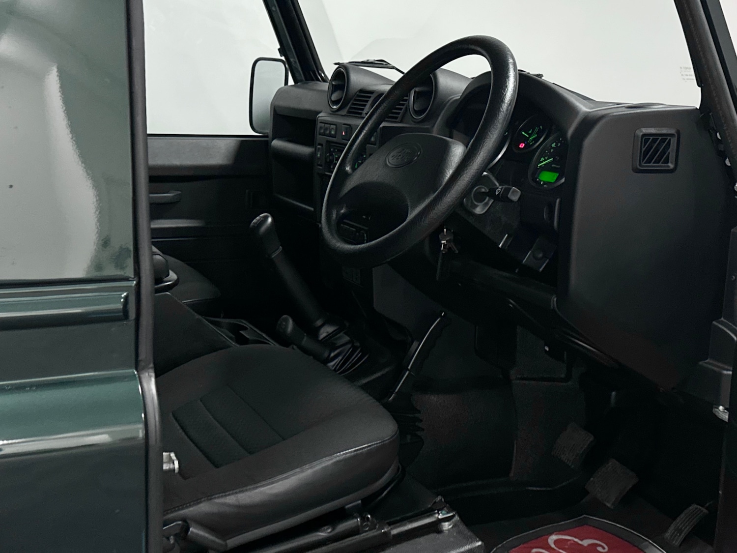 Used Land Rover Defender 90 2011 for sale - 76831742: Photo 18