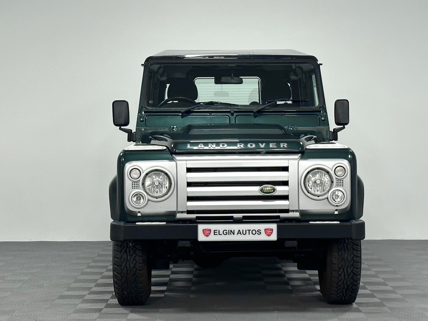 Used Land Rover Defender 90 2011 for sale - 76831742: Photo 2