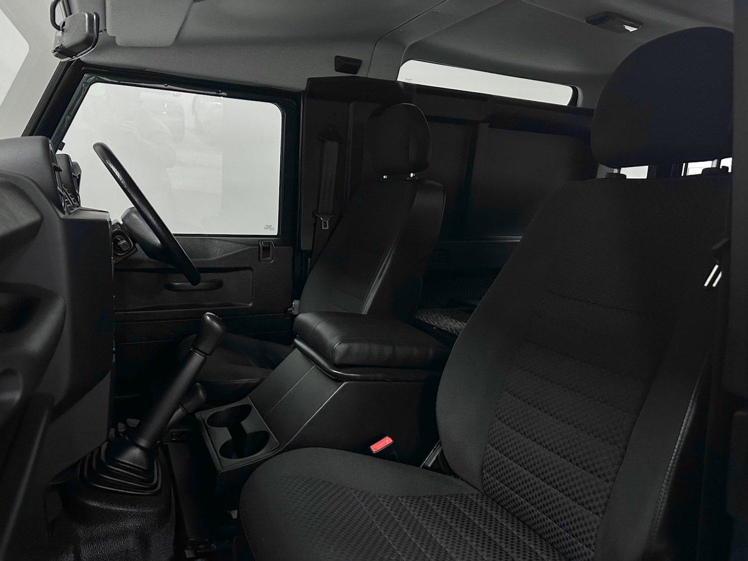 Used Land Rover Defender 90 2011 for sale - 76831742: Photo 23