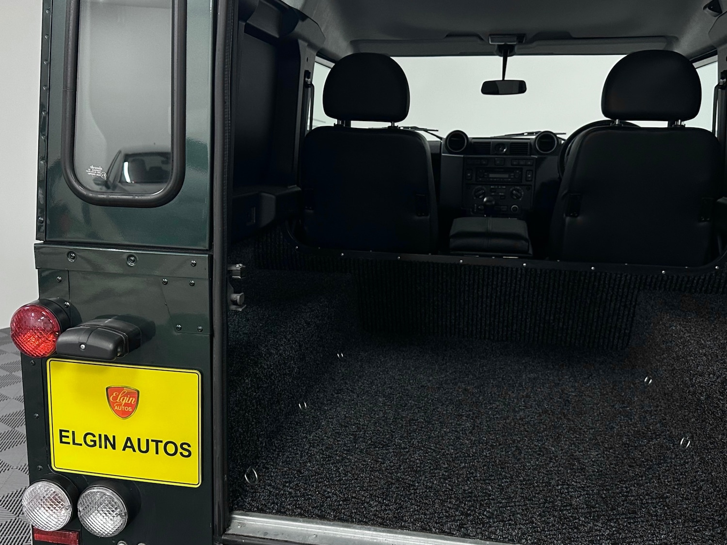 Used Land Rover Defender 90 2011 for sale - 76831742: Photo 32