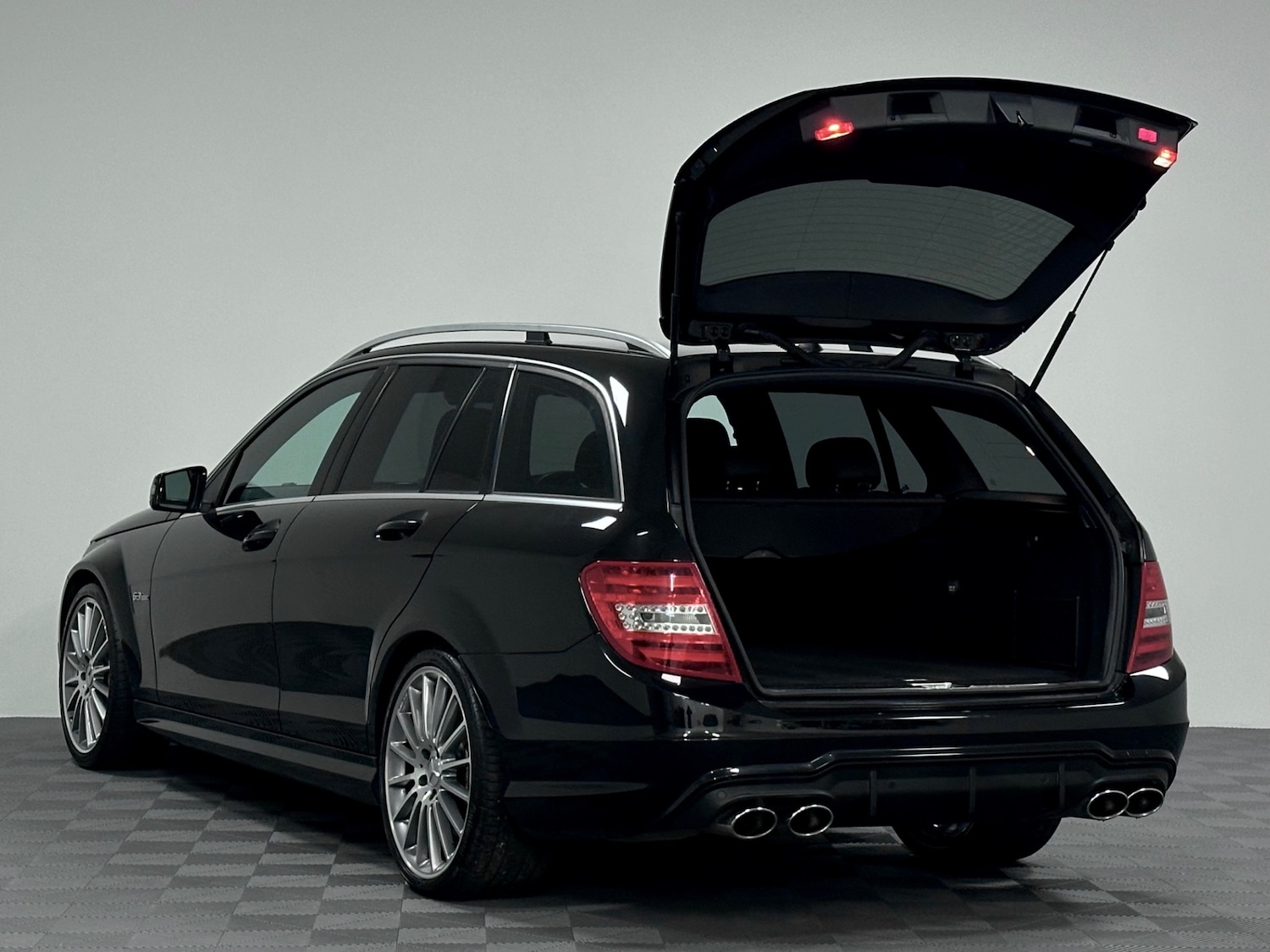 Used Mercedes-Benz C Class 2013 for sale - 77336196: Photo 16