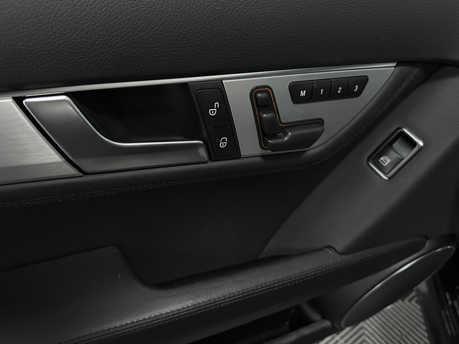 Used Mercedes-Benz C Class 2013 for sale - 77336196: Photo 27