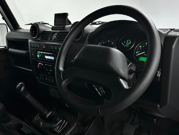 Used Land Rover Defender 110 2015 for sale - 79580457: Photo