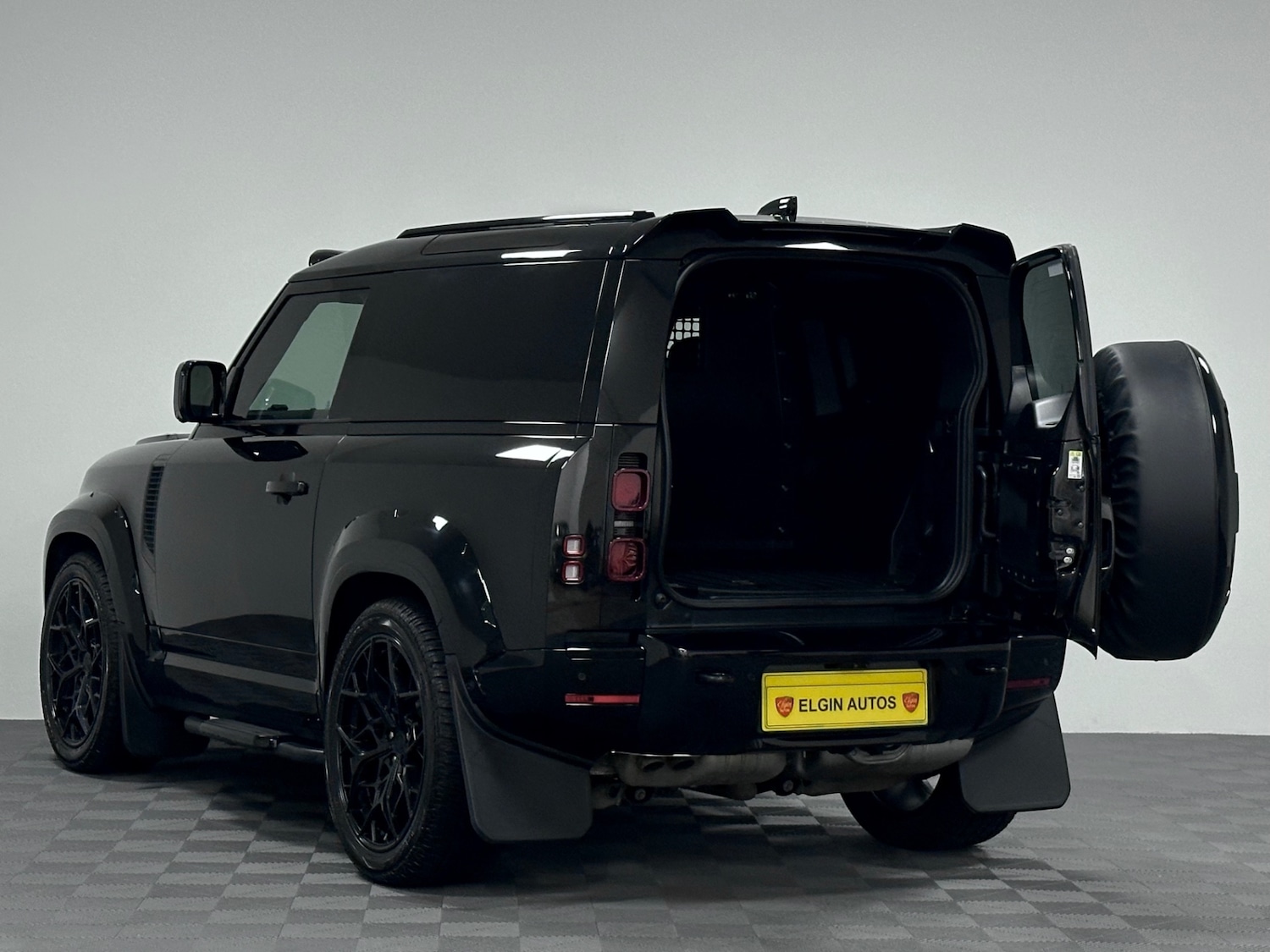 Used Land Rover Defender 90 2025 for sale - 77179698: Photo 14