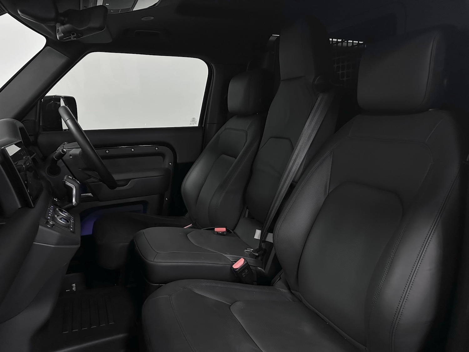 Used Land Rover Defender 90 2025 for sale - 77179698: Photo 22